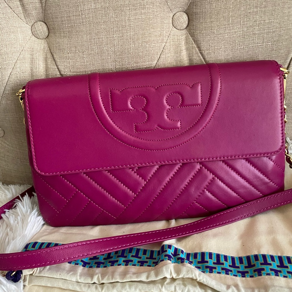 Like new ! Tory Burch magenta shoulder purse